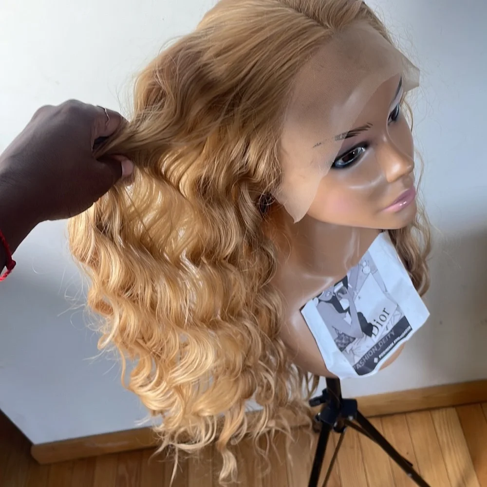 - 22” Strawberry Blonde Curly Wavy Lace Front Wig *NEW* - Picture 7 of 13